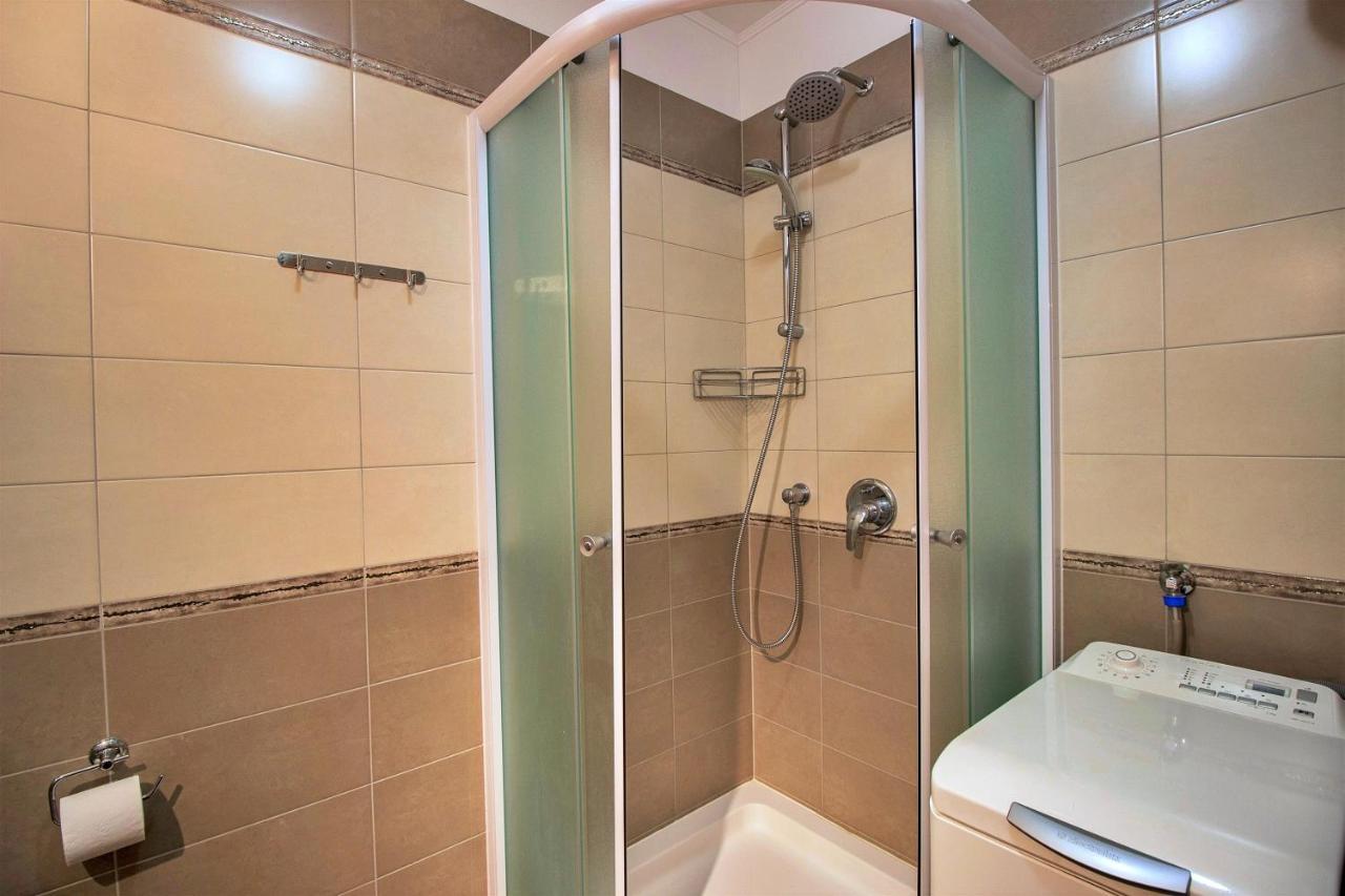 Apartment Lora Omiš Buitenkant foto