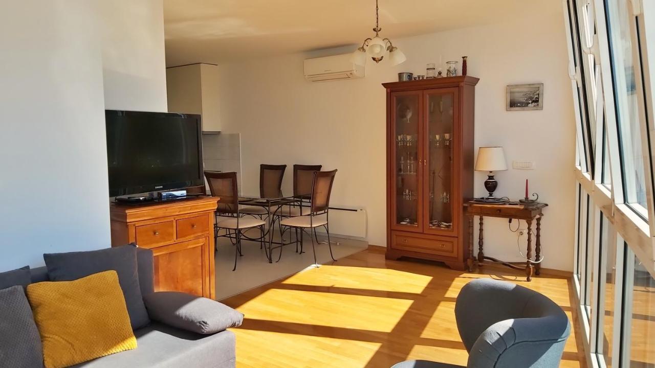 Apartment Lora Omiš Buitenkant foto