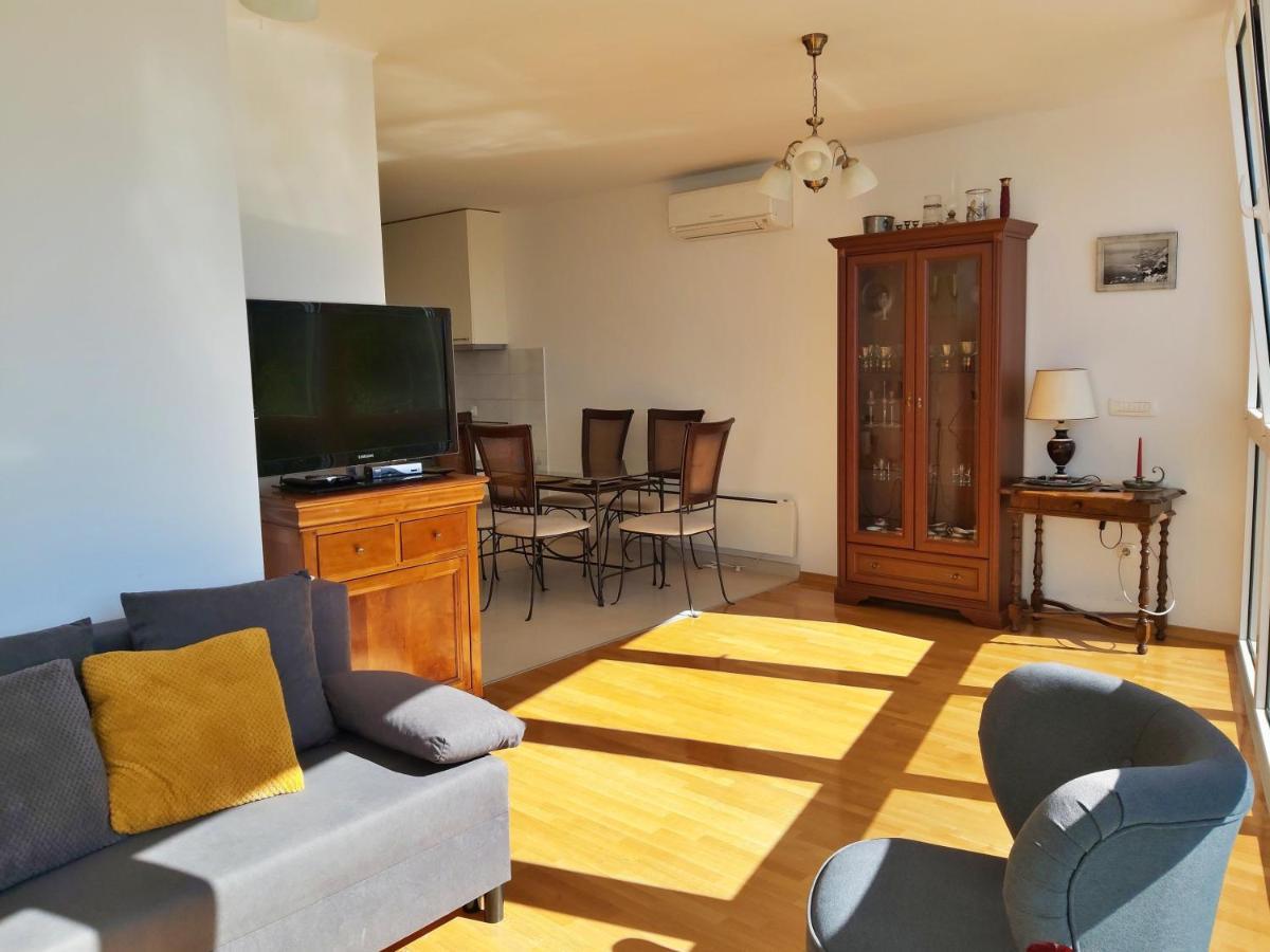 Apartment Lora Omiš Buitenkant foto