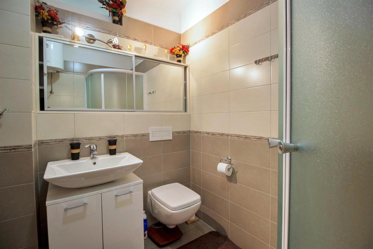 Apartment Lora Omiš Buitenkant foto