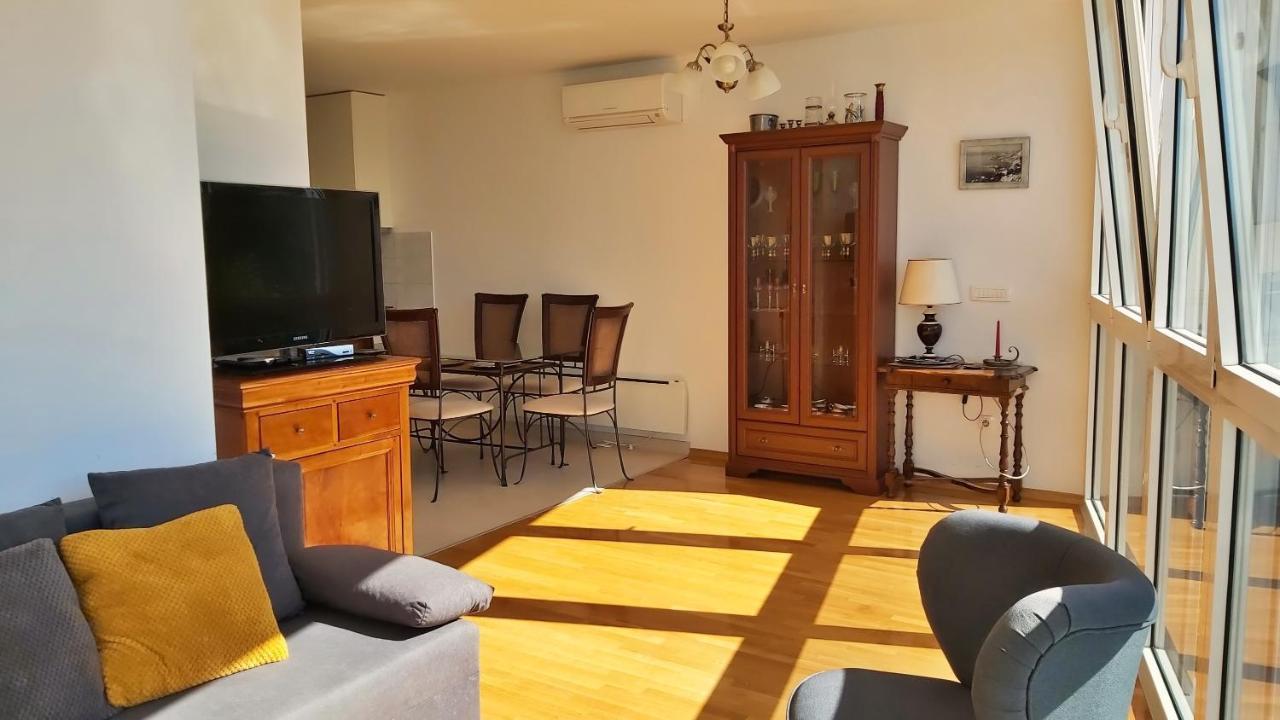 Apartment Lora Omiš Buitenkant foto