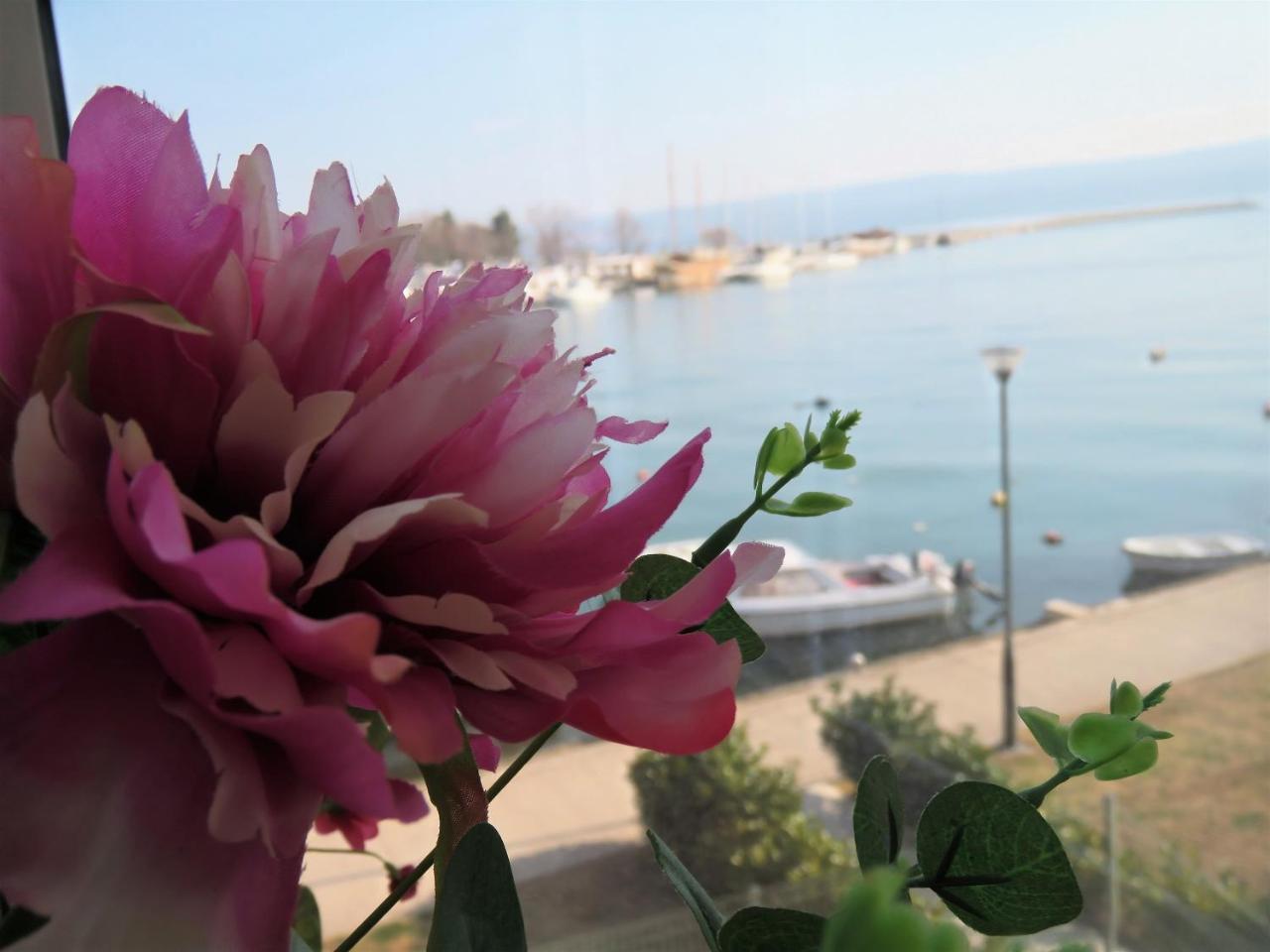Apartment Lora Omiš Buitenkant foto